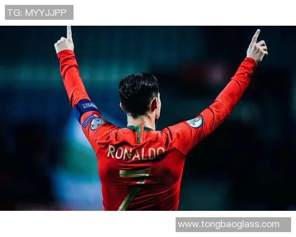 历代十大足球巨星排名及其影响力解析 历代十大足球巨星排名及其影响力解析